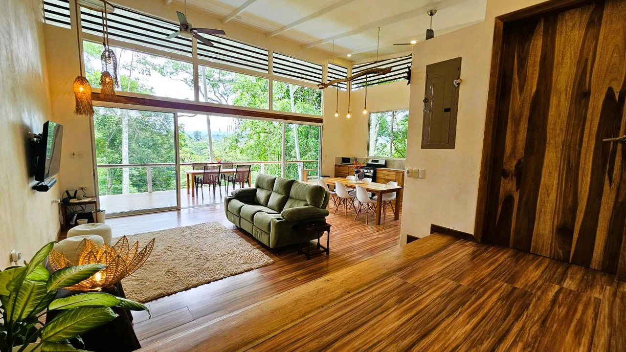 Private Hilltop Home:  with Sweeping Jungle Views & Pool - Gallery image 3