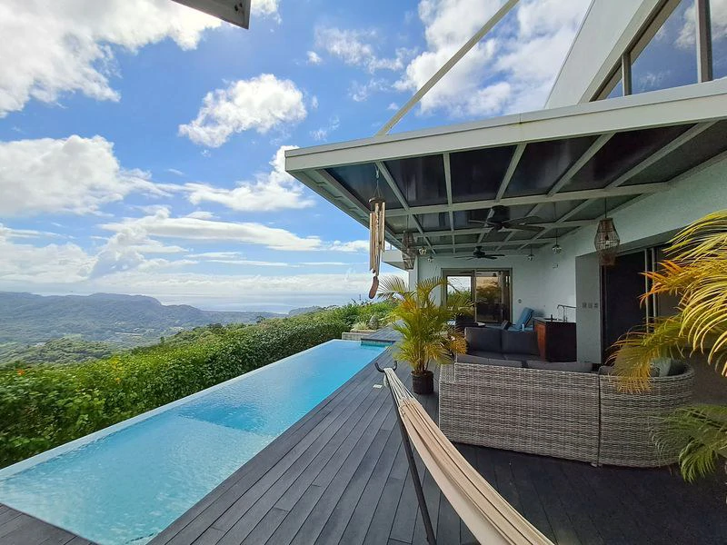 Casa Ying Yang: Modern Elegance with Panoramic Ocean Views, Infinity Pool, and Casita, close to Carrillo Beach