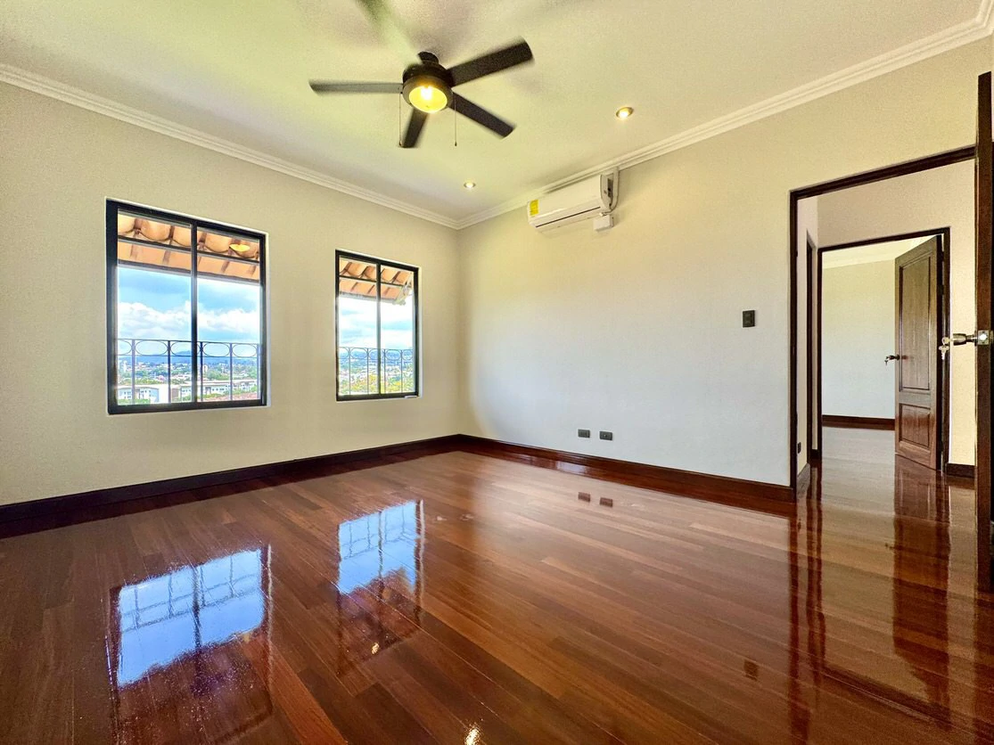 Cerro Alto Venta de Casa de Lujo con Maravillosas Vistas: Cerro Alto Luxury Home for Sale with Breathtaking Views - Gallery image 13