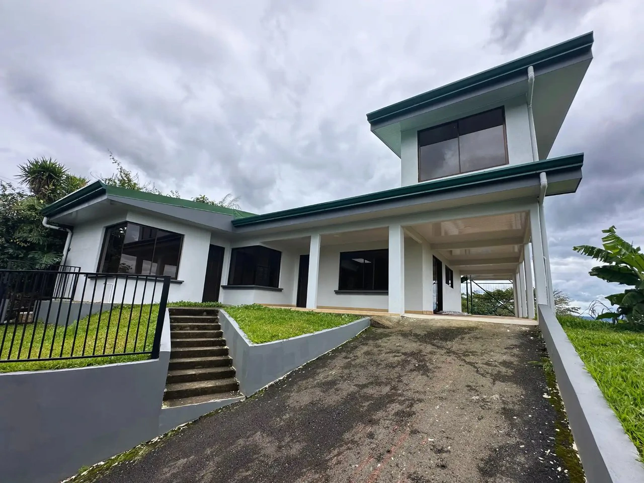 Large house with views for sale in the Sarchí area - Gallery image 4