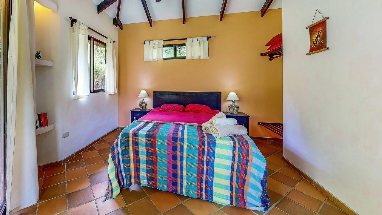 A TRANQUIL HAVEN: PRIME INVESTMENT OPPORTUNITY IN UVITA'S LUSH RIVER ENCLAVE: Mountain Hotel/Resort/Hostel For Sale in Uvita - Gallery image 15