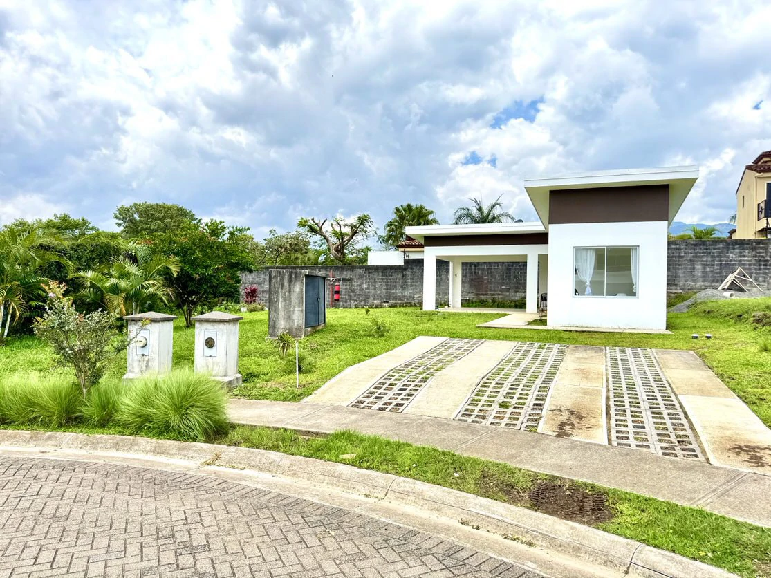 Home Construction Site For Sale in Guachipelín - Gallery image 8