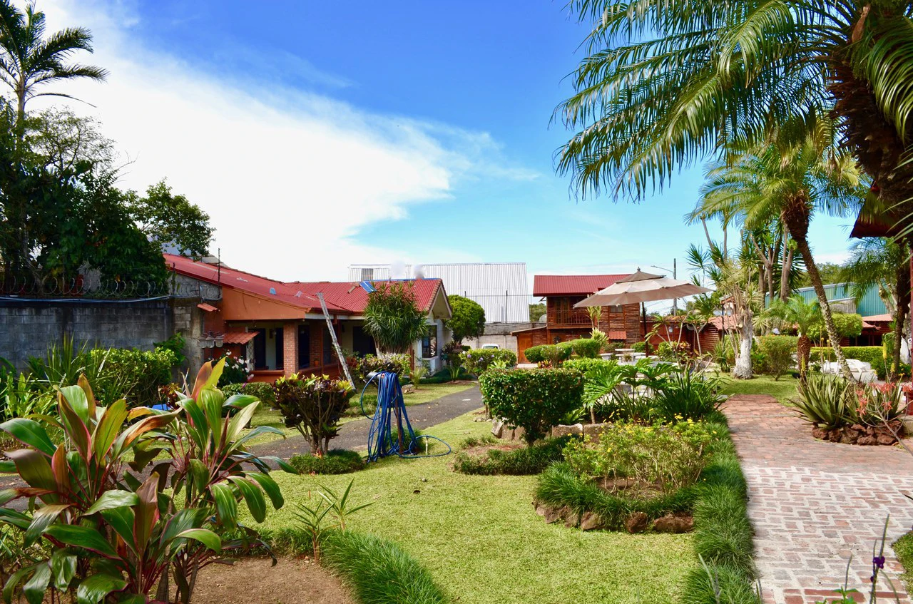 Beautiful investment property with cabins, house and apartments - Gallery image 4