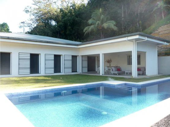 Beautiful house amidst the mountains, full of peace and tranquility