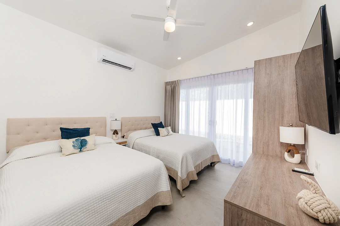 The Enclave: Ultra-Modern 3 Bedroom Villa Located Minutes From the Beach! - Gallery image 14
