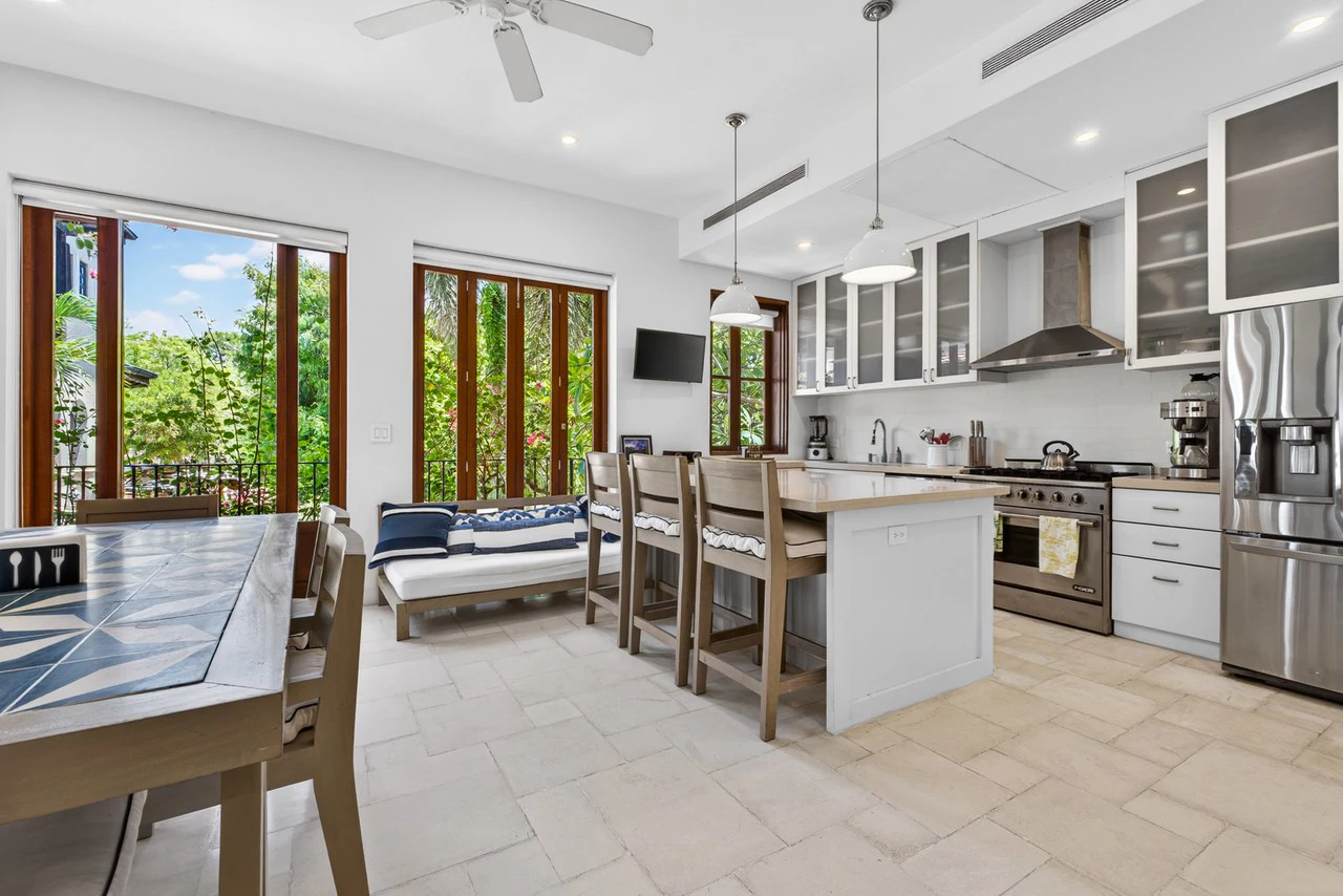 25 Paseo Del Mar: Best-Priced Beachfront Home in Las Catalinas - Gallery image 11