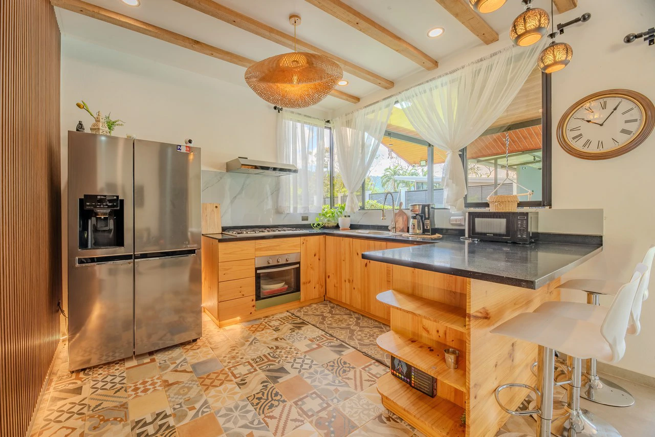 Brand-New Mountain View Home with Pool and Expansion Potential in Villa Nueva, Quepos: House For Sale in Quepos - Gallery image 14