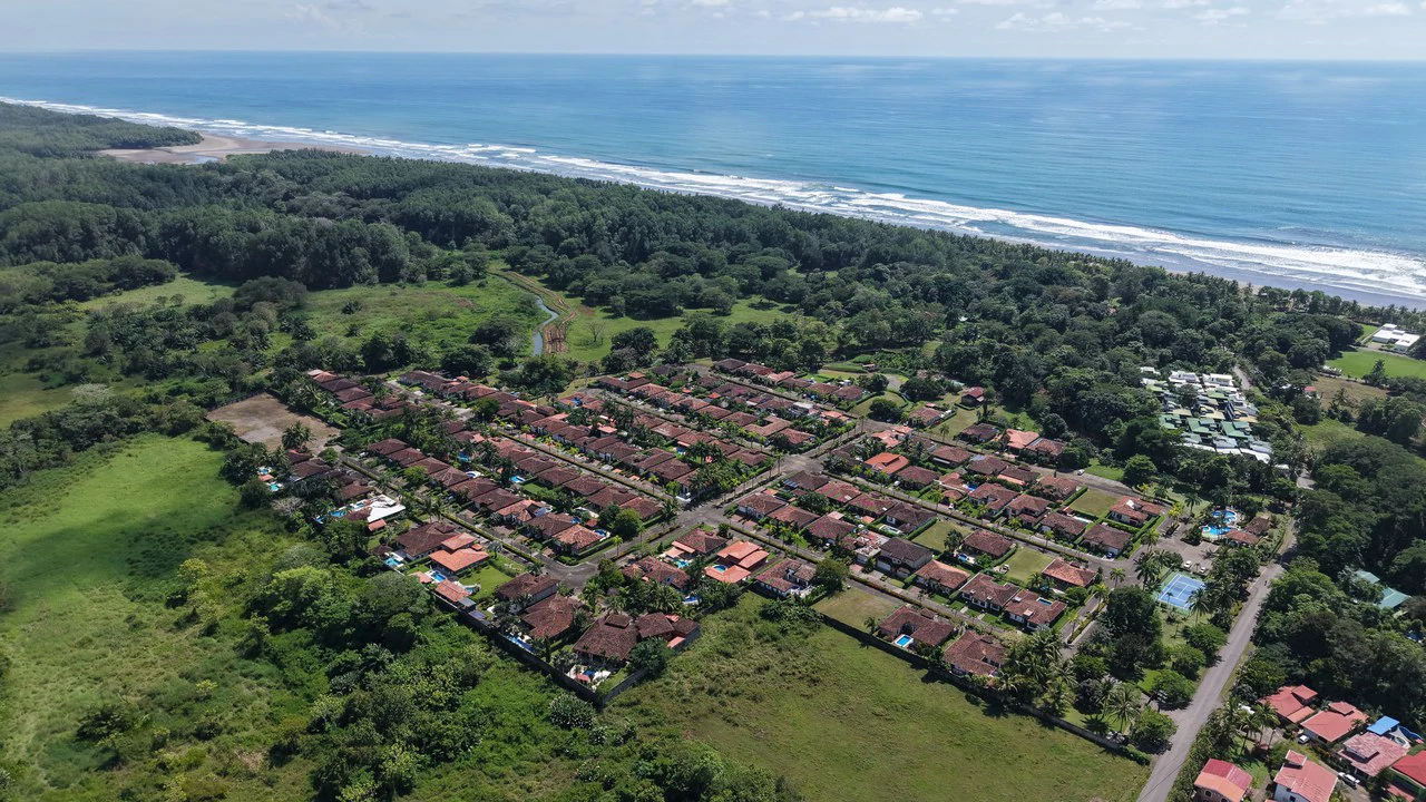 Casa Tropical: Best entry into highly sought after community! - Gallery image 19