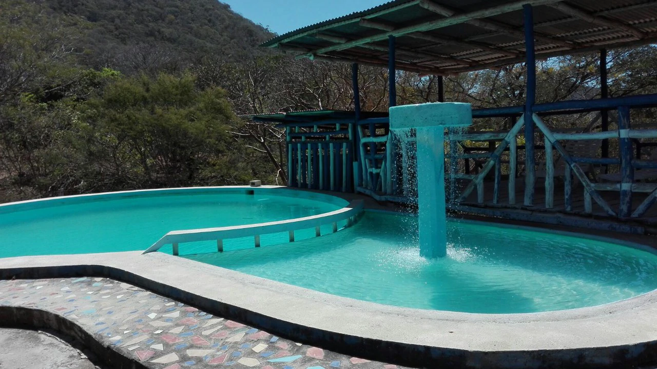 Pequeño Hotel con paisaje de colinas: Hotel Nicoya in San Antonio 5 Bungalows - Gallery image 5