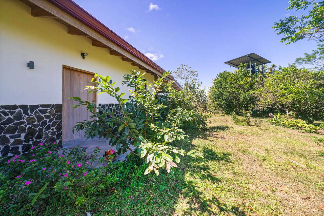 Altos de Socorro: Hilltop Farm with Expansive Ocean Views - Gallery image 25