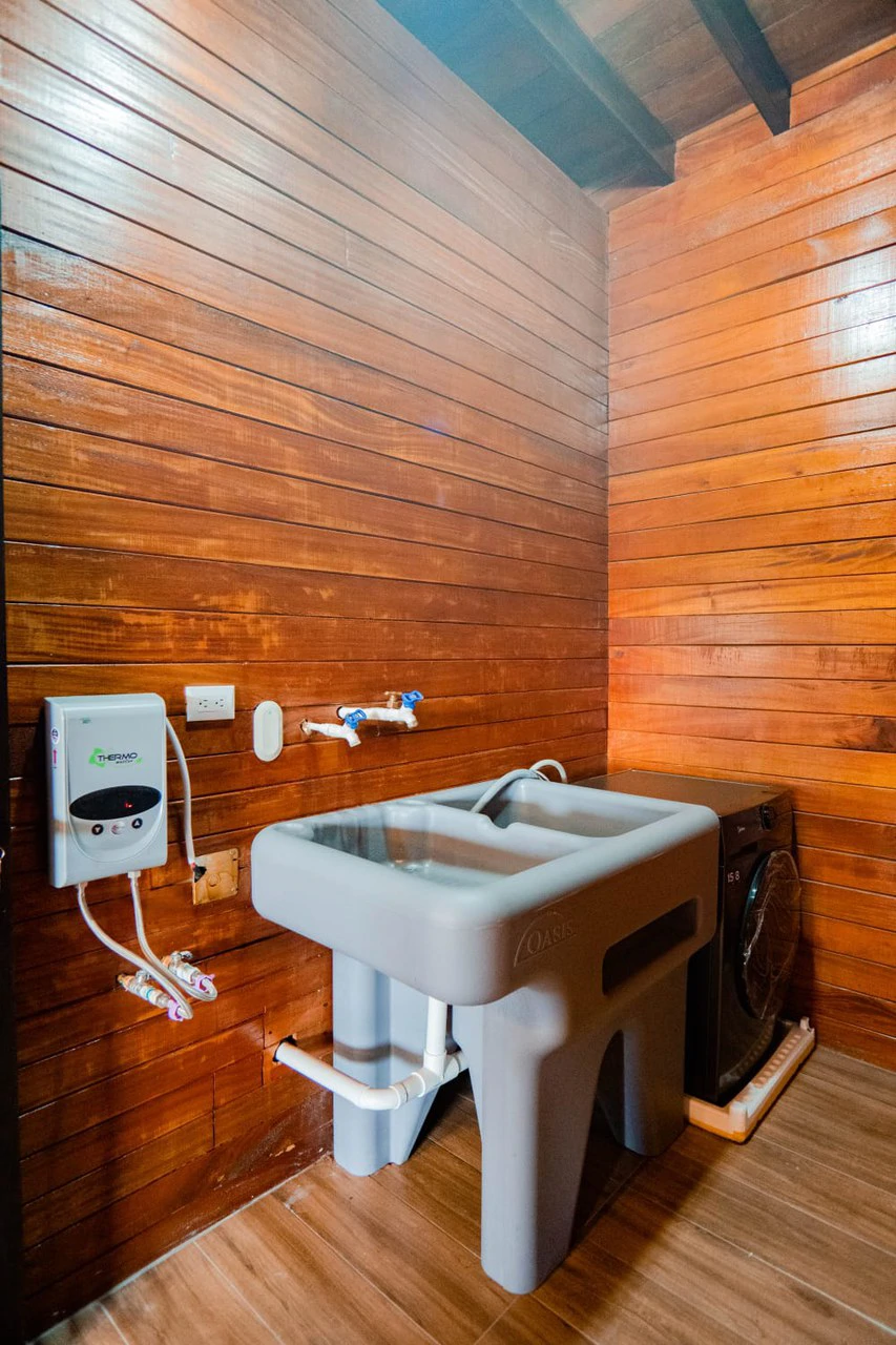 Two-Story Cozy Cabin in Agua Buena, San Vito - Gallery image 32