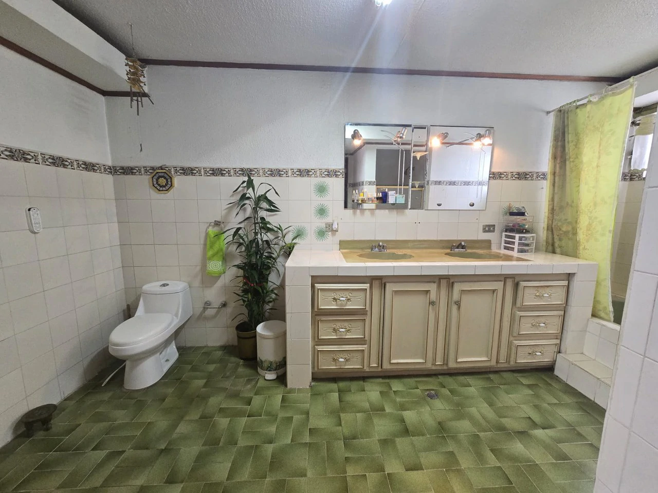 BEAUTIFUL HOUSE FOR SALE IN RESIDENTIAL MONTENEGRO, ALAJUELA - Gallery image 23