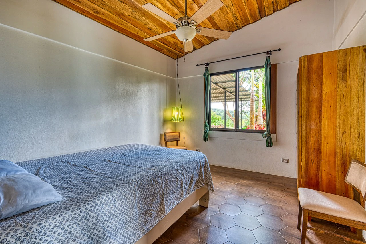 5 Bedroom Mountain Retreat Minutes from the Beach Platanillo Costa Rica - Gallery image 64