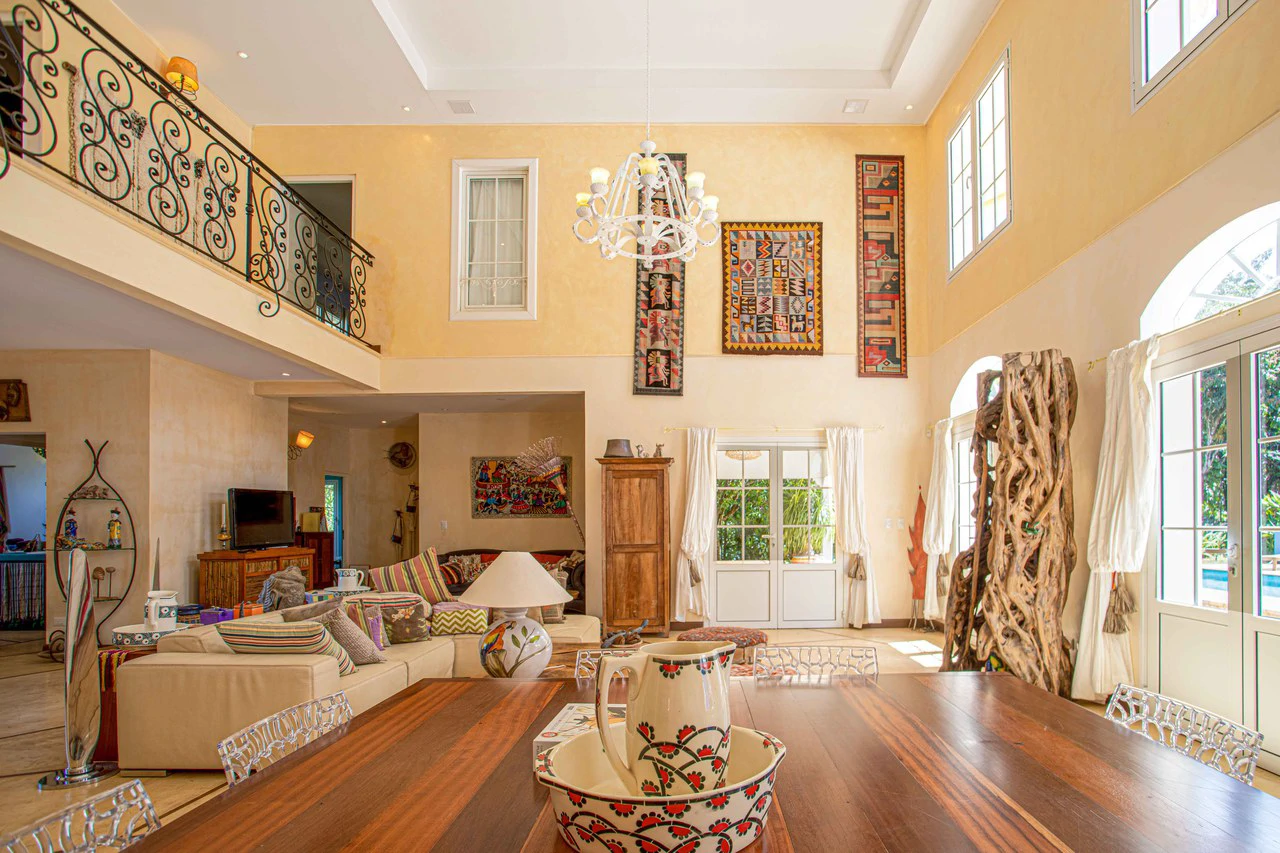 LUXURY PROPERTY HOUSE AND 5 APARTMENT SANTA ANA: Incredible property to live or invest. Ideal for single space. . This beautiful property measures 4857 m2 of lot with a street front of 23m2 and 432 m2 - Gallery image 10
