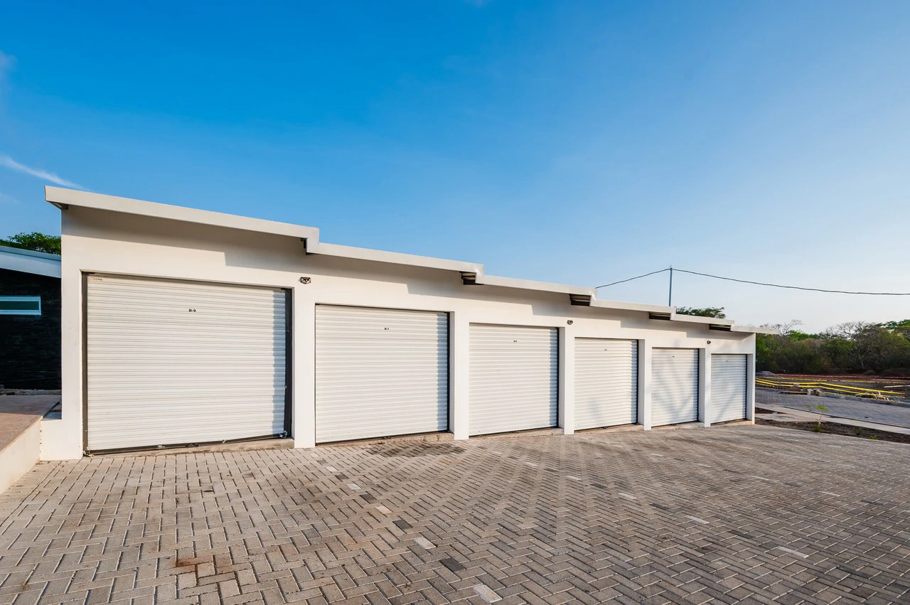 The Enclave: Ultra-Modern 3 Bedroom Villa Located Minutes From the Beach! - Gallery image 18