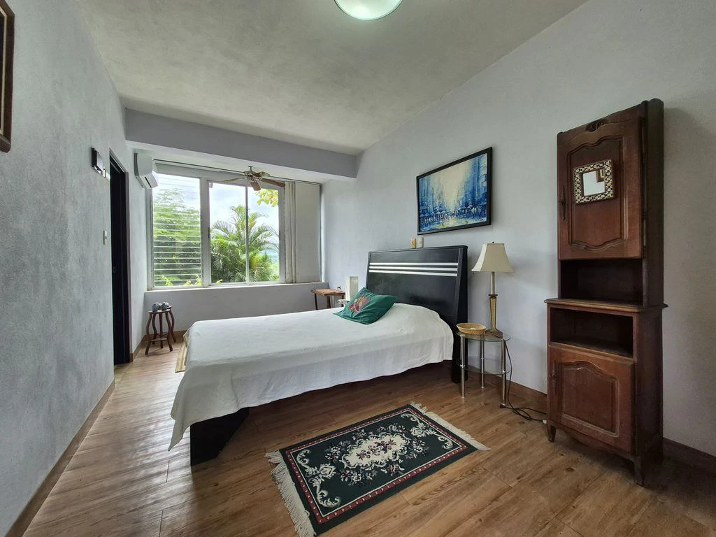 Casa Del Toro: Charm and Serenity in the Hills of Hojancha – 5-Bedroom House with Pool and Bungalow - Gallery image 23
