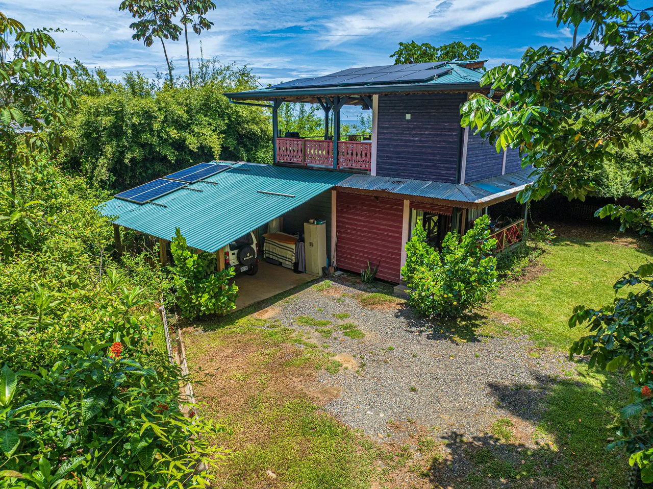 2.56 ACRES – 3 Bedroom Artistic Architectural Masterpiece, Recording Studio, Ocean View, Pool, 1 Bedroom Guest House!!! - Gallery image 15