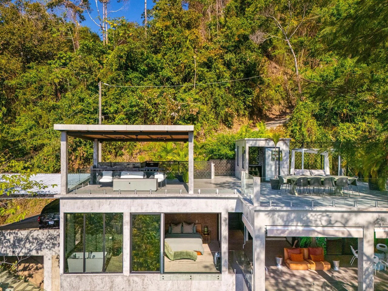 Casa Moon Diablo: Iconic Ocean View Luxury Estate with Infinity Pool, Rooftop Patio, Gym & Sauna in Manuel Antonio - Gallery image 21