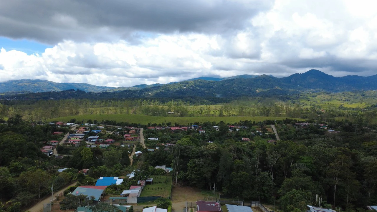 Home Construction Site For Sale in San Isidro del General - Gallery image 9