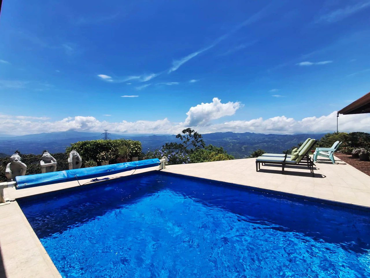 Casa Pristine Elegance: A Rare Costa Rican Estate with Unobstructed City-to-Ocean Views! - photo 5