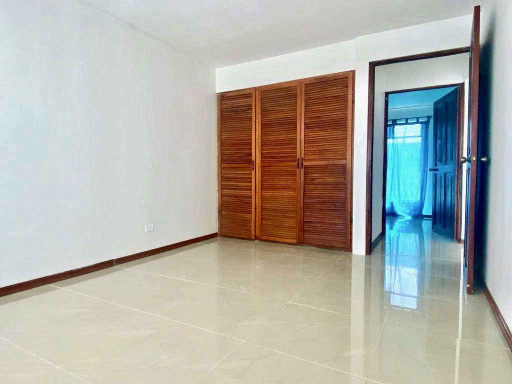 APARTMENTS BUILDING FOR SALE! ATTENTION INVESTORS! - Gallery image 26