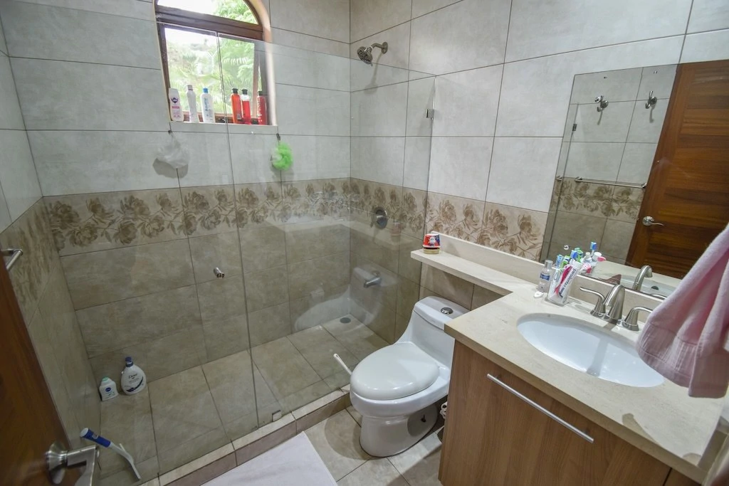 House For Sale in Ciudad Colón - Gallery image 34
