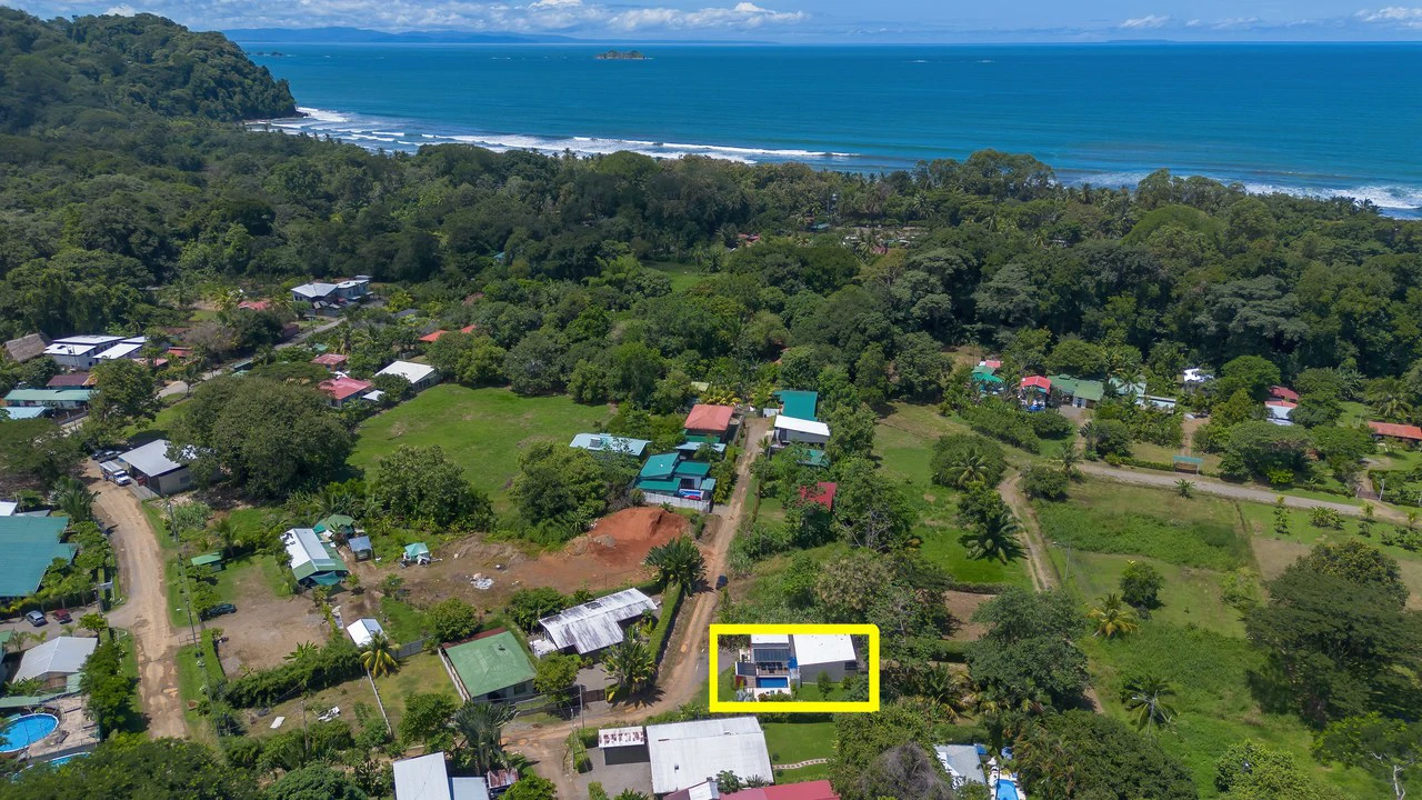 Playa Chamán Beach: Home for Sale – 3 Br, Pool, Walk to the Beach - Gallery image 3