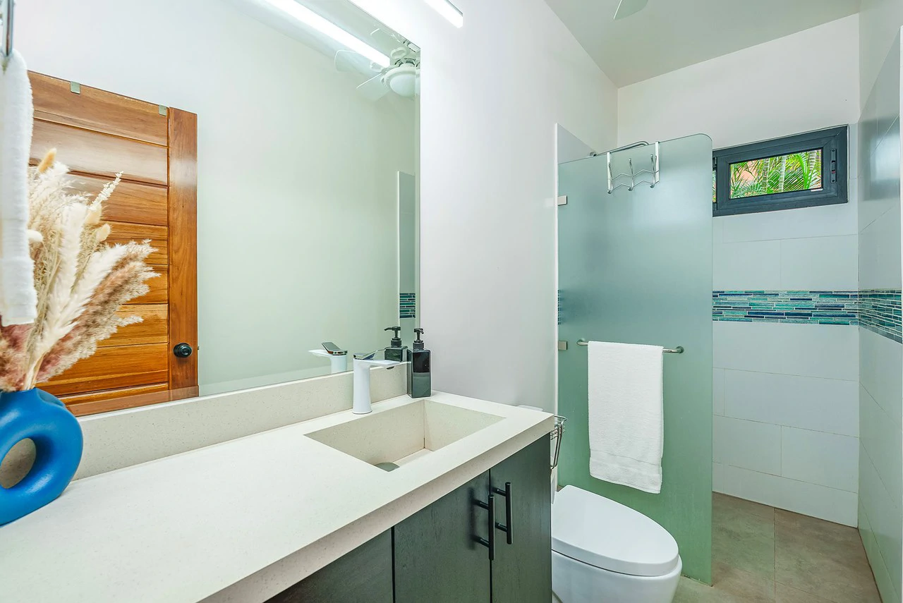 Iguana Villas #2: Perfectly Remodeled 2BR Villa at White Sand Beach - Gallery image 21