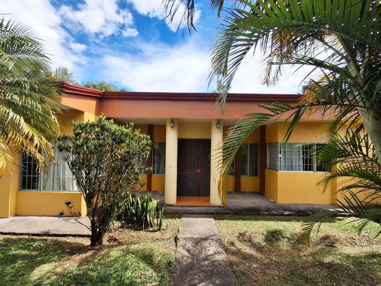 Awesome Property!: 2 Homes...Large Lot...and Views! - Gallery image 3