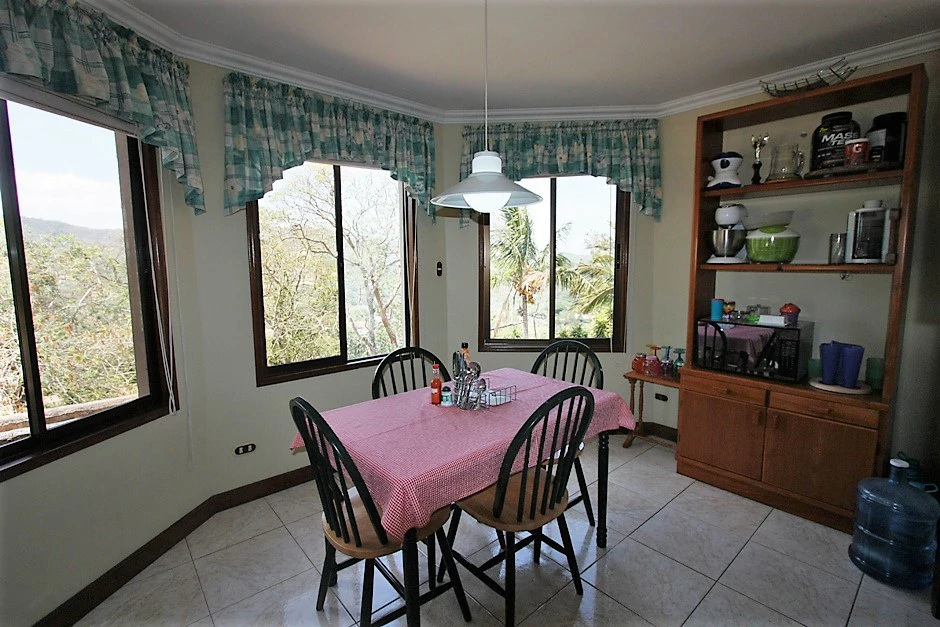 Family-Focused Complex with Four Residences - Gallery image 19