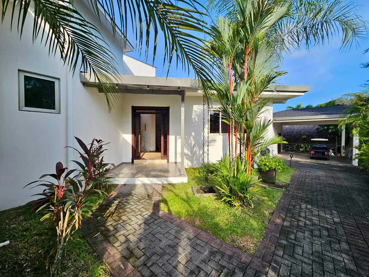 ID 4200: Villa Oasis del Golf: Exceptional Golf Course Living in Los Delfines Golf & Country Club - Gallery image 3