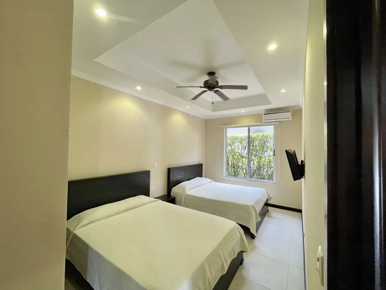 Casa Eight: Near the Beach. Playa Bejuco, Puntarenas, Costa del Sol. Fully Remodeled Tropical Sanctuary - Gallery image 10