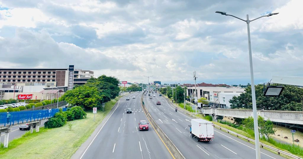 Commercial land for sale in front of Avenida Escazú and Hospital CIMA Costa Rica high capital gains - Gallery image 2
