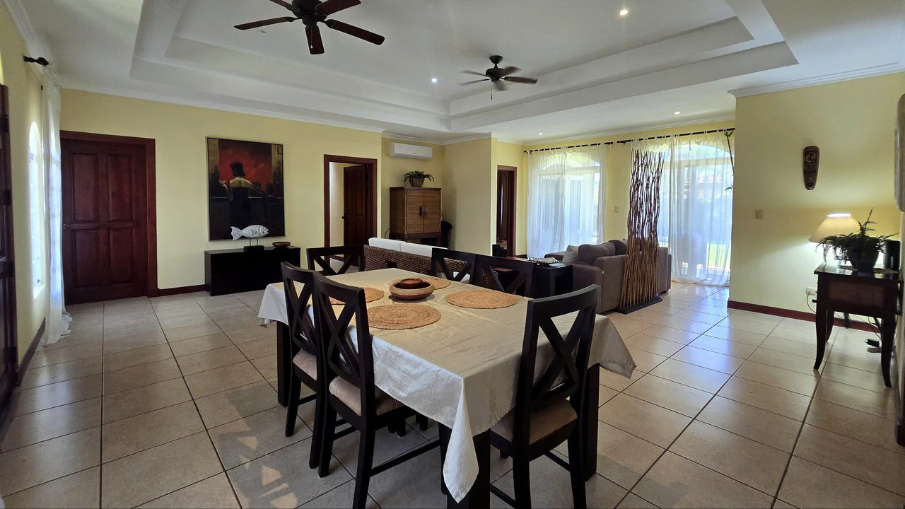 Casa Tropical: Best entry into highly sought after community! - Gallery image 37