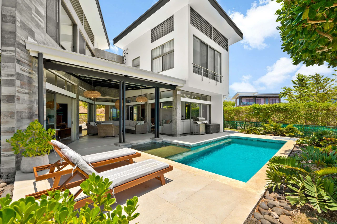 Casa Hijau: Modern Ocean-View Surf Home in Marbella - Gallery image 33