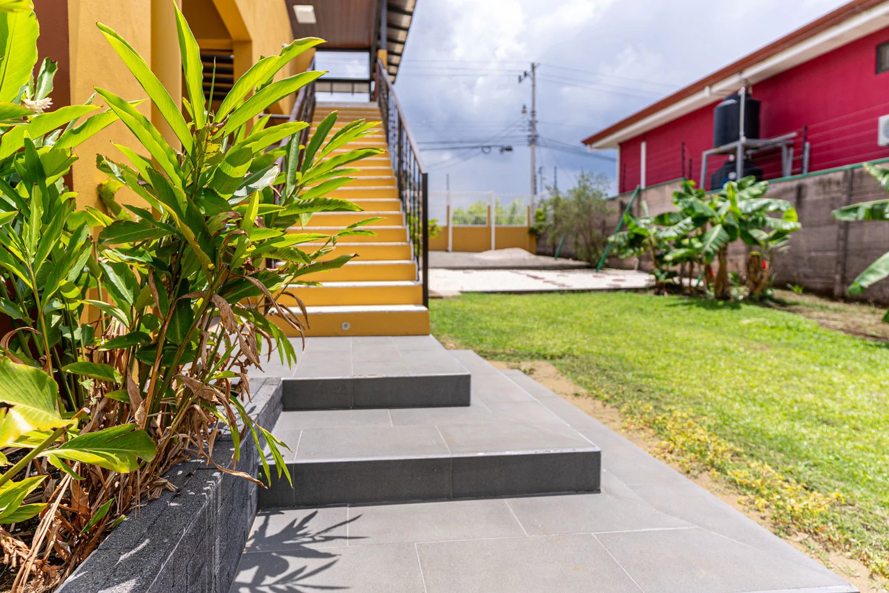 Modern Furnished Home Just 5 Minutes from Downtown Grecia - Gallery image 30