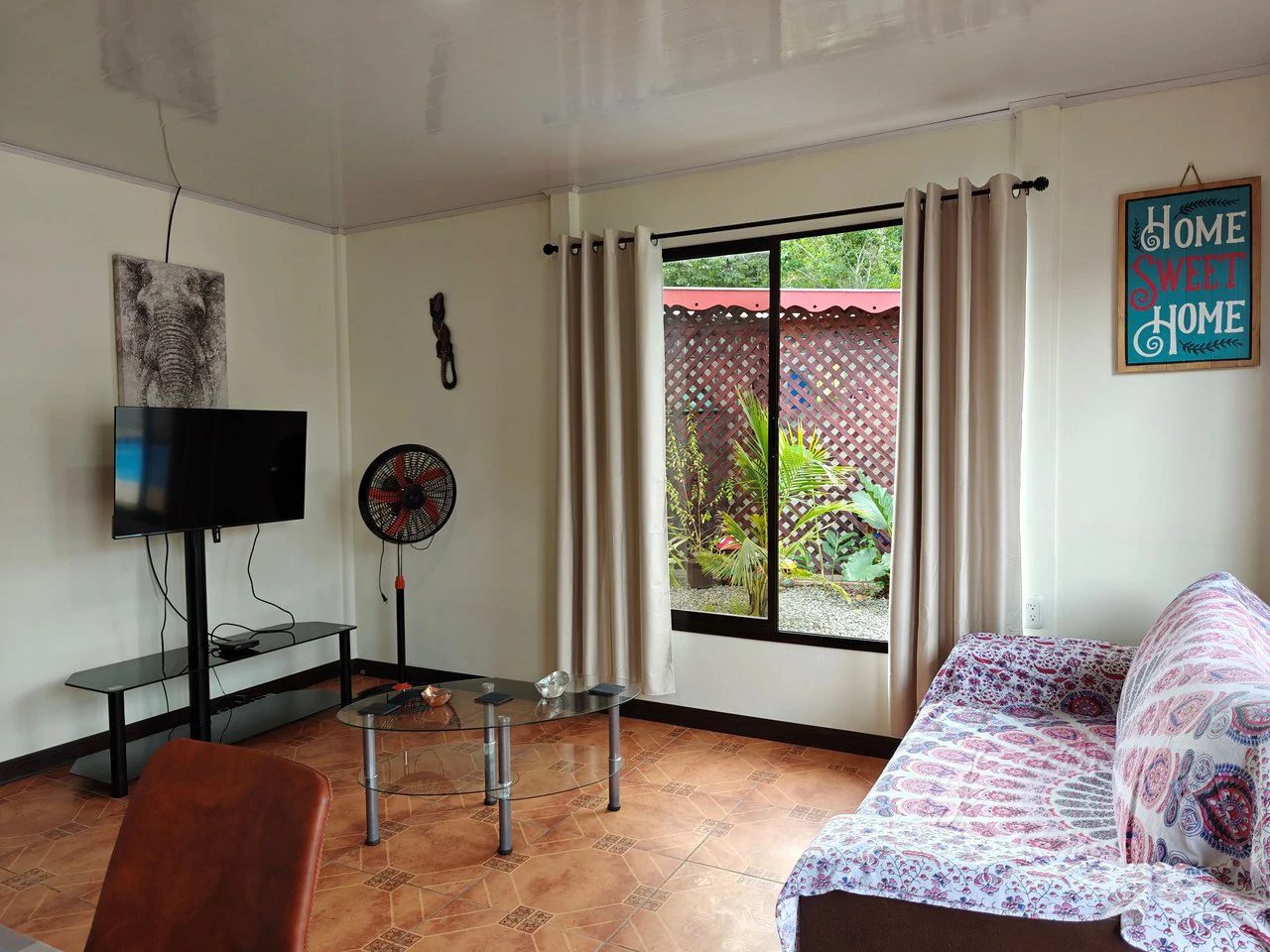 3 Bd/3 Ba - Triplex Apartment with Pool: in Hone Creek - Gallery image 9