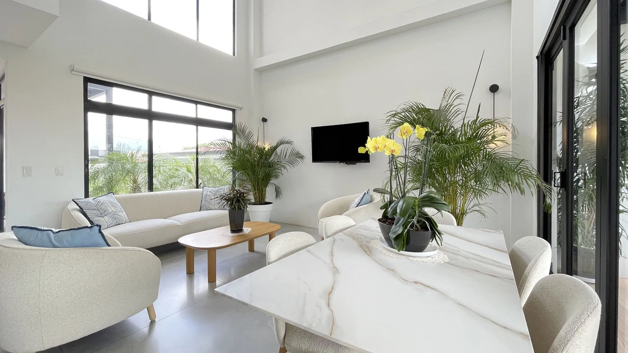 Modern Two-Story Home in Gated Community in Grecia– 5 Minutes from Downtown - photo 5