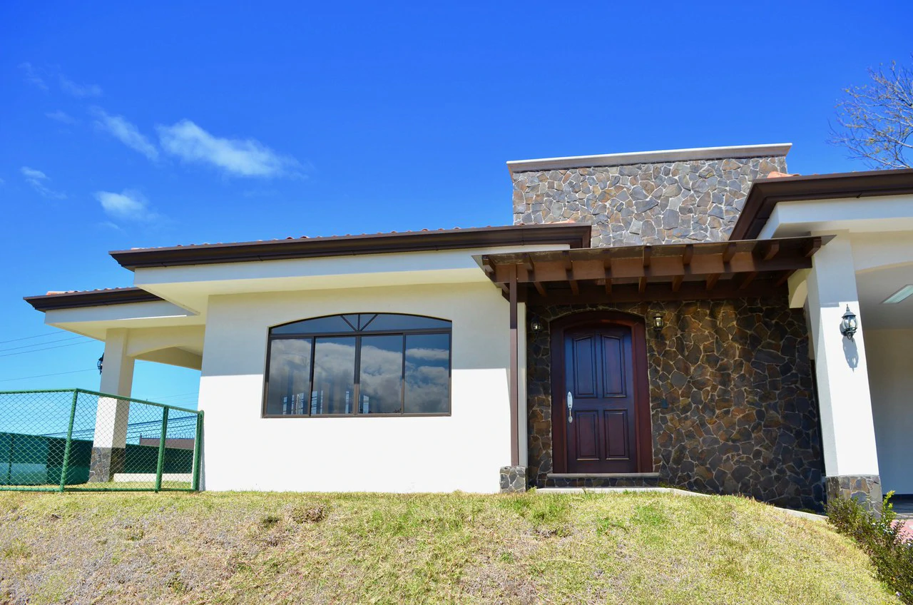 Mountain House For Sale in San Isidro - Gallery image 3