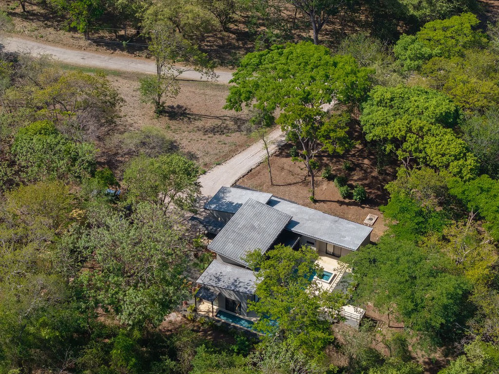 Casa Avalon: New 4-Bedroom Home on 1.48-Acre Lot – Build 2 More Structures, Just Minutes from the Beach! - Gallery image 50