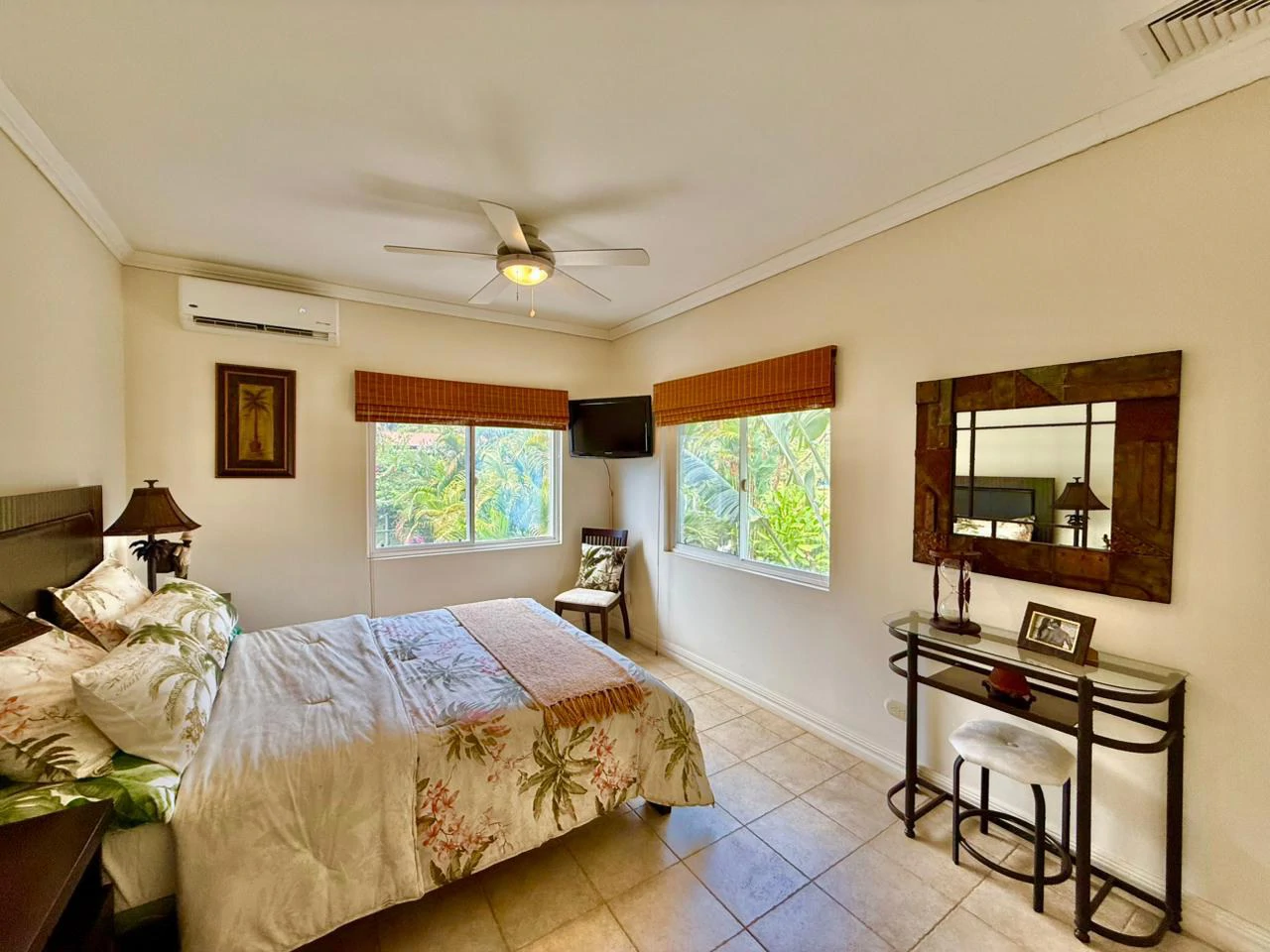 Home in Gated Community Las Nubes - Gallery image 12