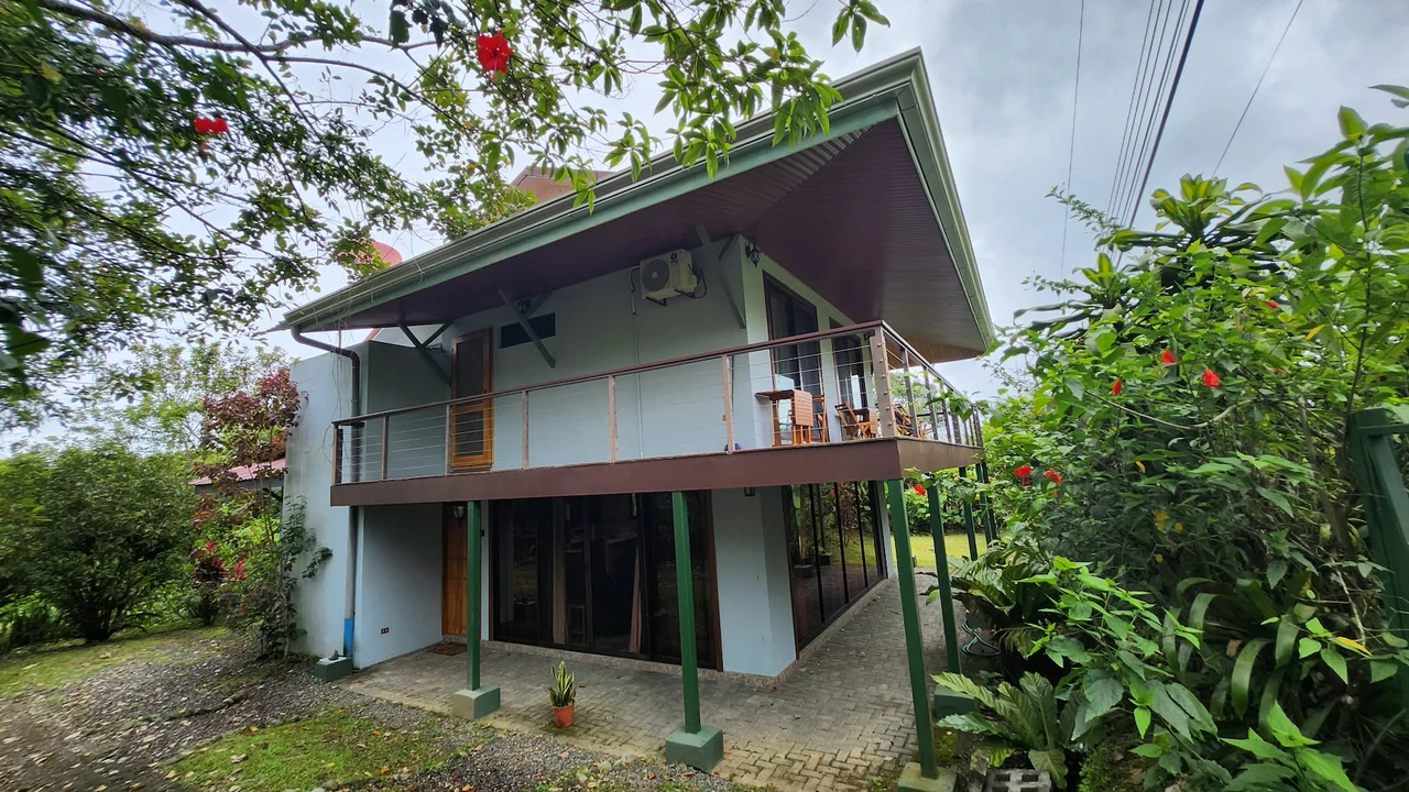 2 Bedroom home with lake and volcano view - photo 3