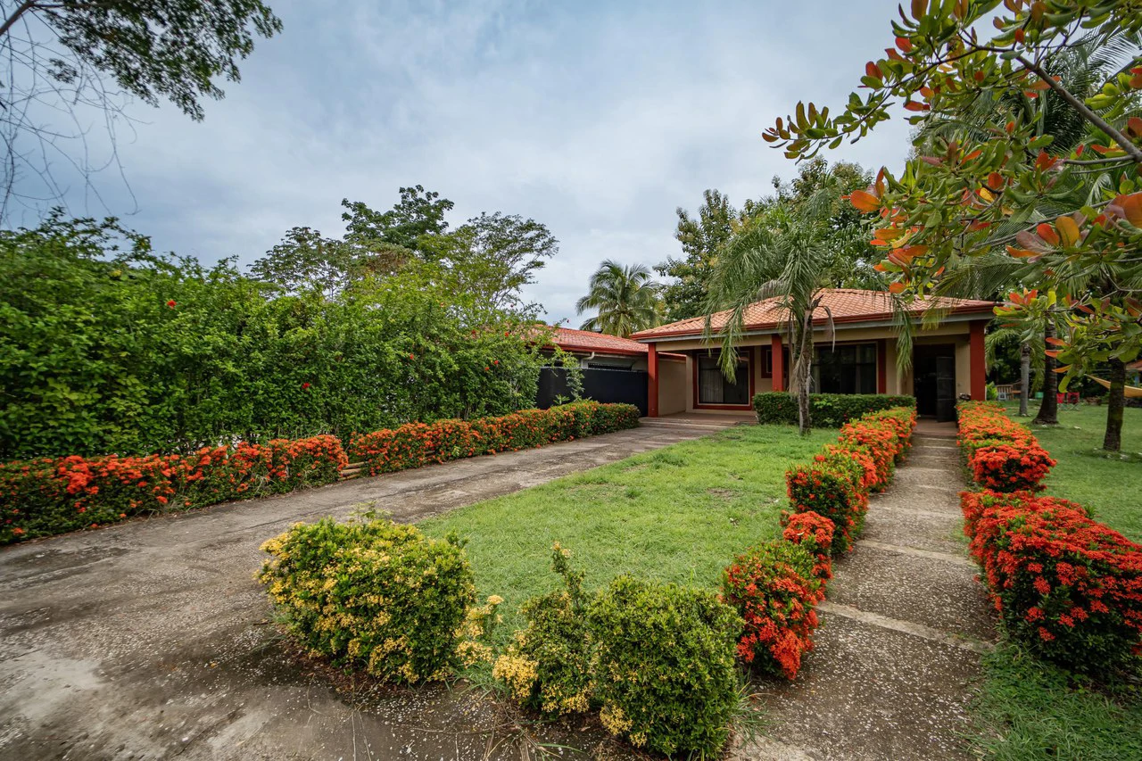Private 3-Bedroom Home on a Double Lot Minutes from Sámara Beach