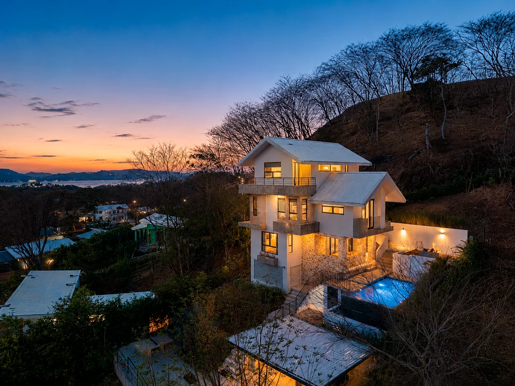 Casa Agave Azul: Contemporary 4-Bedroom Home with Attached Guest Suite in Playa Potrero
