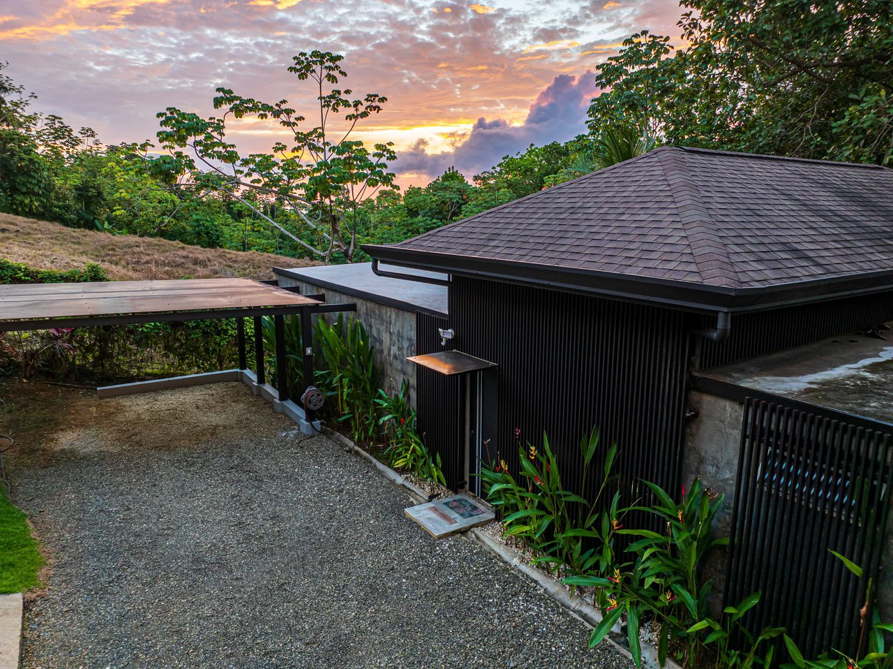 3 bedrooms, 2.5 bathrooms Villa Steps from Uvita, beautiful Beaches, Waterfalls, Restaurants and Tourist Attractions. - Gallery image 24