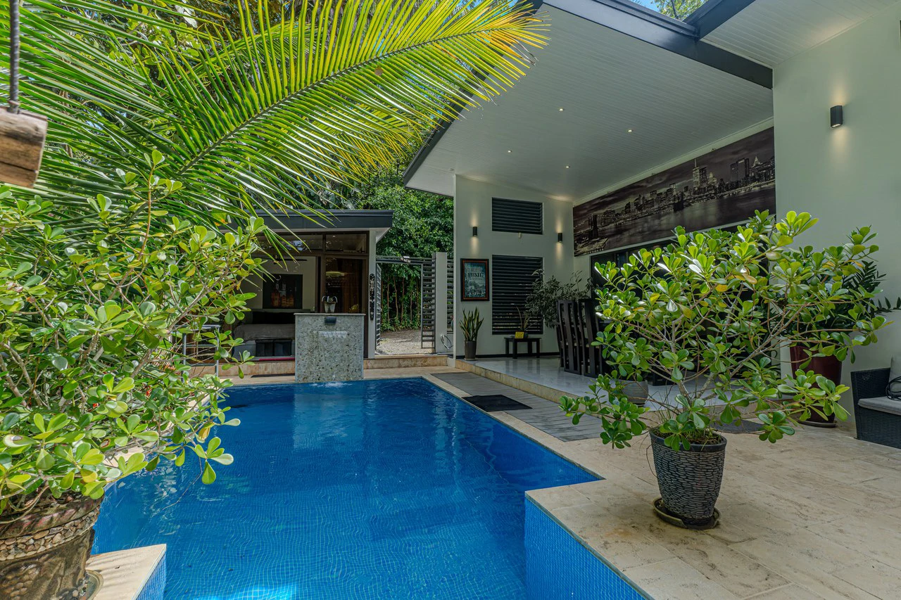 Charming 2 Bedroom Home + Studio located in heart of Uvita - photo 19