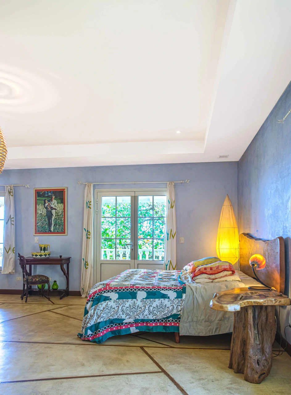LUXURY PROPERTY HOUSE AND 5 APARTMENT SANTA ANA: Incredible property to live or invest. Ideal for single space. . This beautiful property measures 4857 m2 of lot with a street front of 23m2 and 432 m2 - Gallery image 27
