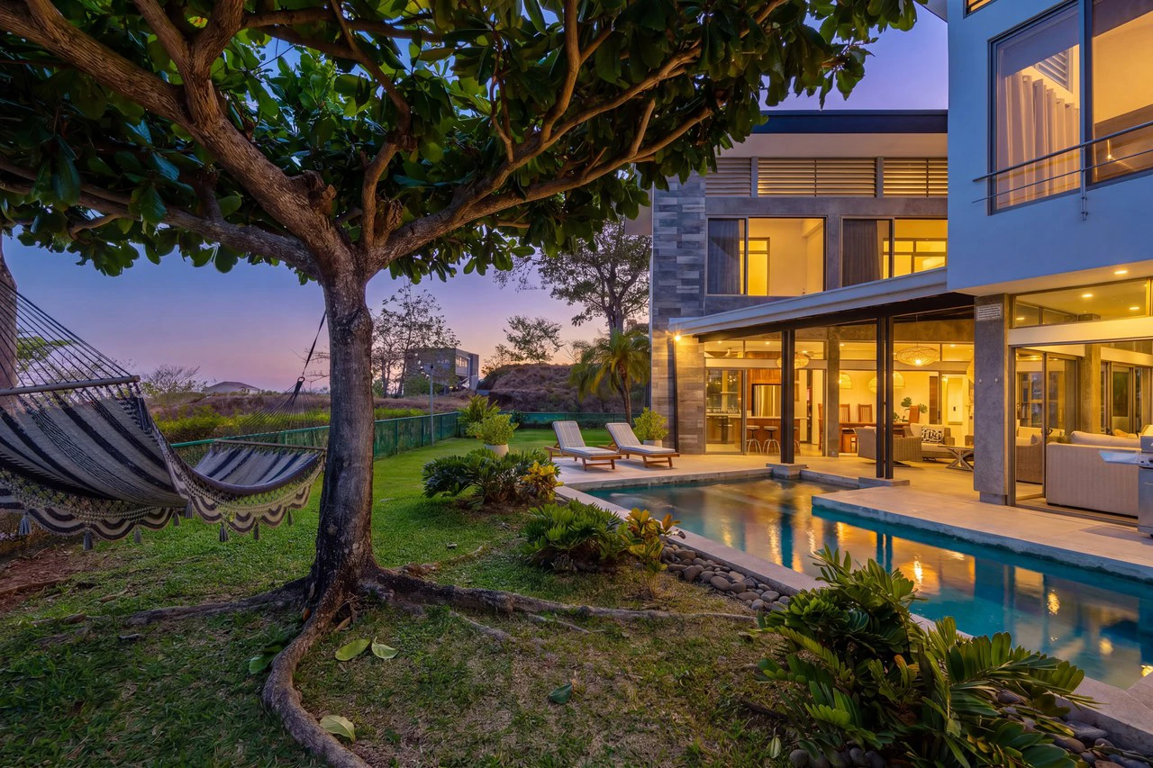 Casa Hijau: Modern Ocean-View Surf Home in Marbella - Gallery image 40