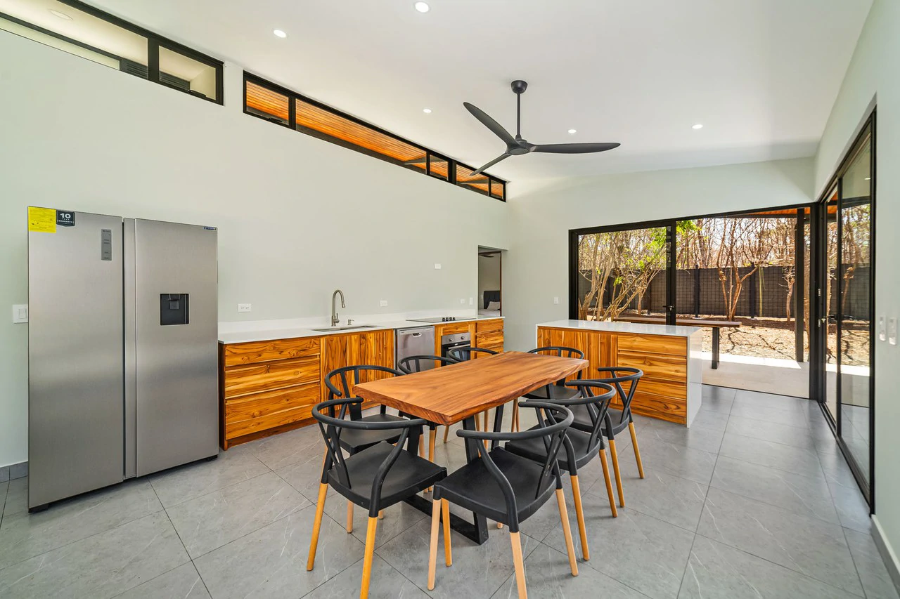Casa Almendro: Contemporary 3BR Home - Gallery image 12
