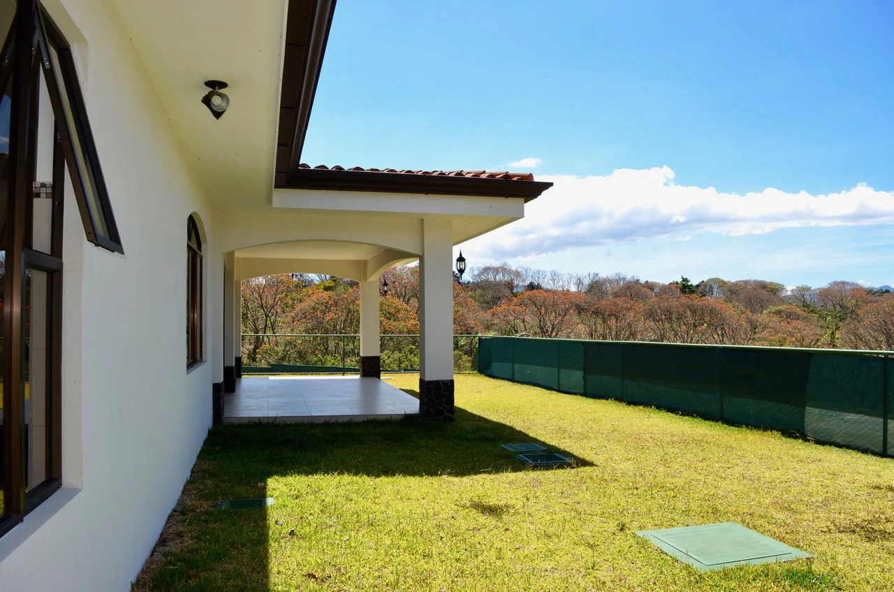 Mountain House For Sale in San Isidro - Gallery image 47